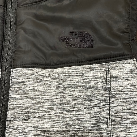 NWT The North Face Black and Gray Performance Vest Girls Size LG 14/16 - Picture 4 of 5